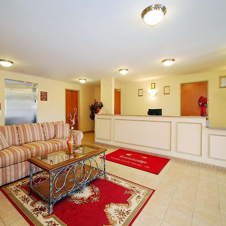 Econo Lodge Amelia Court House Интериор снимка