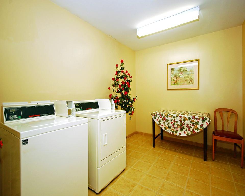 Econo Lodge Amelia Court House Съоръжения снимка